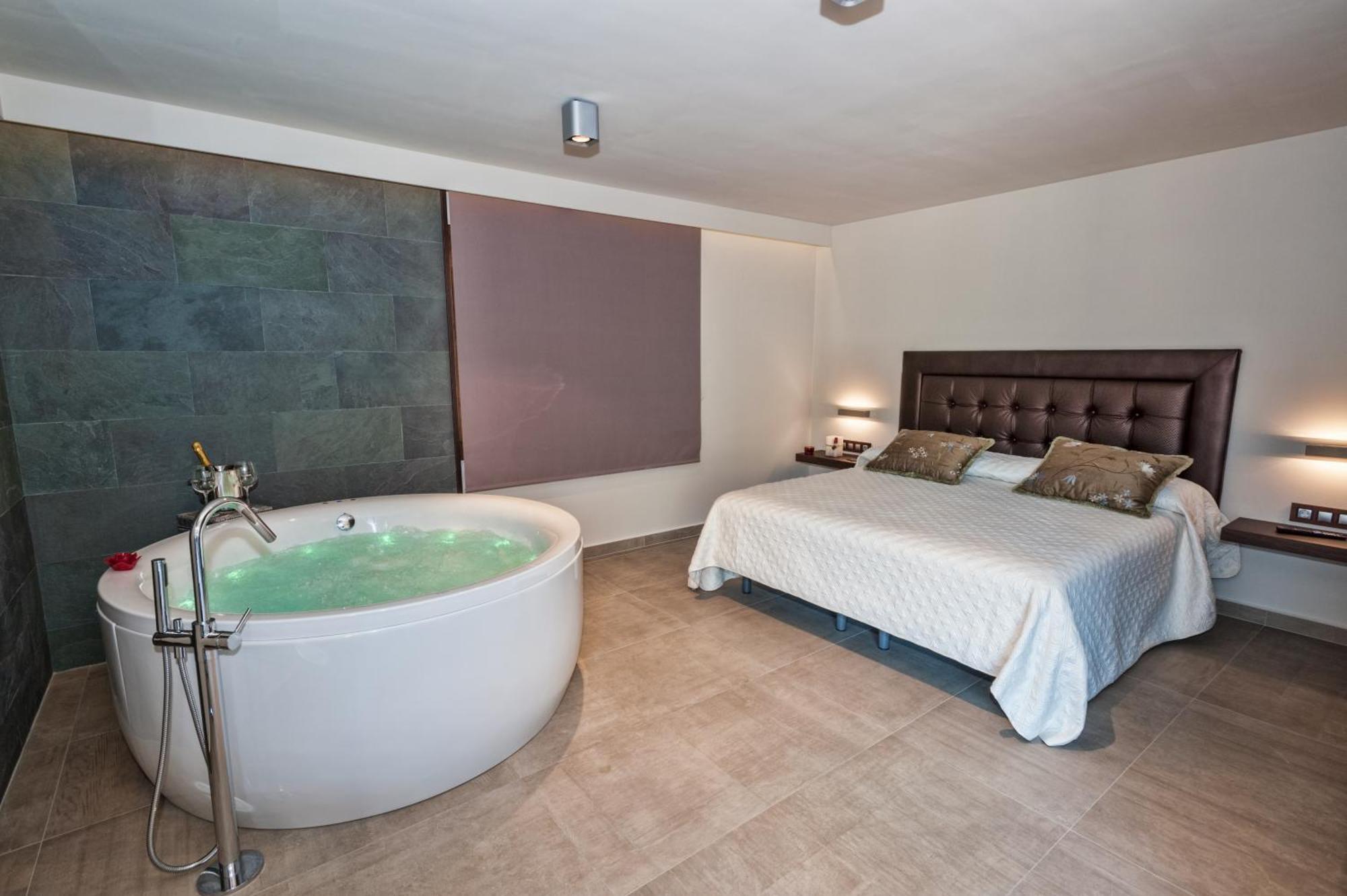 Suites Finca Los Olivos Alcala del Jucar Exterior photo